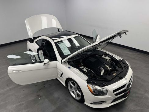 Used 2016 Mercedes-Benz SL 550 w/ Driver Assistance Package image 13