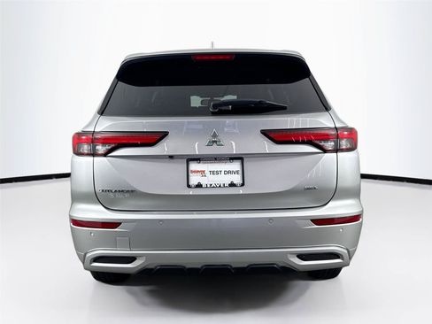 Used 2024 Mitsubishi Outlander SEL FWD image 12