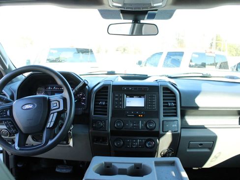 Used 2022 Ford F250 XL w/ Power Equipment Group image 19