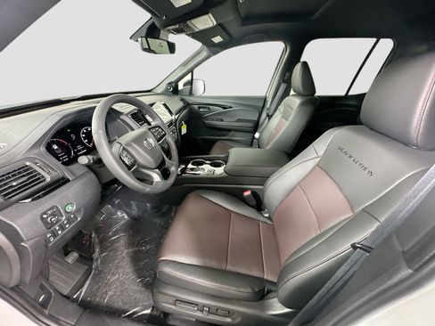 New 2025 Honda Ridgeline Black Edition image 16