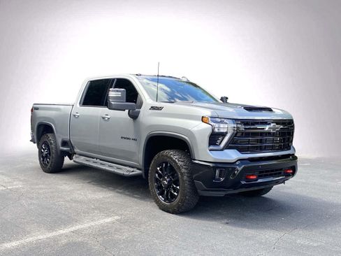 Used 2025 Chevrolet Silverado 2500 LTZ w/ LTZ Plus Package AWD/4WD image 2