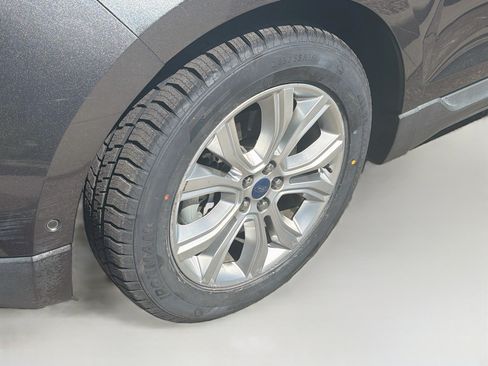 Used 2020 Ford Edge Titanium w/ Equipment Group 301A AWD/4WD image 11
