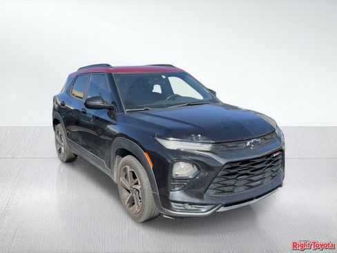 Used 2021 Chevrolet TrailBlazer RS w/ Technology Package image 4