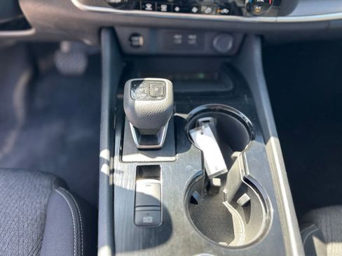 Certified 2025 Nissan Rogue SV AWD/4WD image 19
