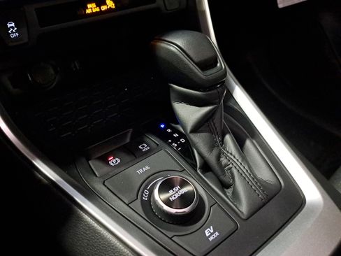 New 2025 Toyota RAV4 XLE image 32