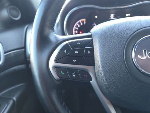 Used 2022 Jeep Grand Cherokee Laredo X AWD/4WD image 25