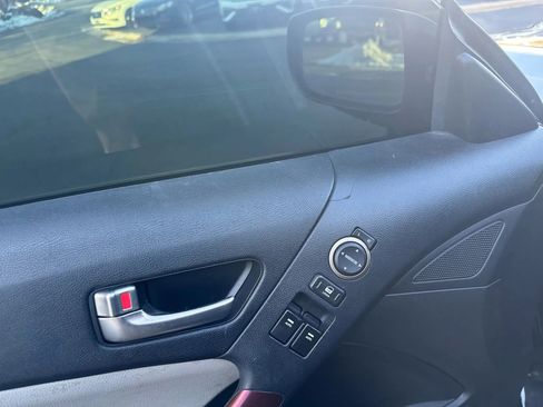 Used 2014 Hyundai Genesis 2.0T image 11