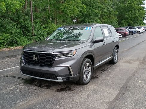 Used 2025 Honda Pilot EX-L image 8