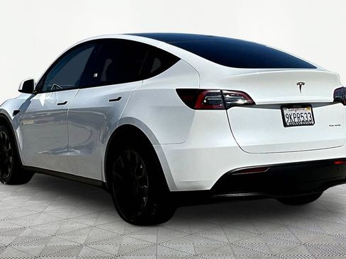 Used 2023 Tesla Model Y Long Range AWD/4WD image 4