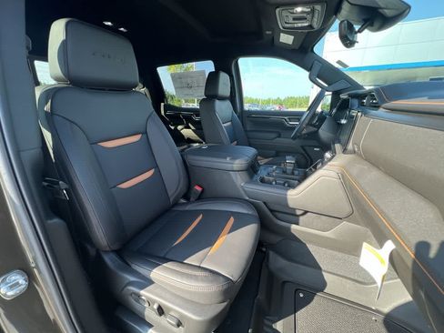 Used 2023 GMC Sierra 1500 AT4 w/ AT4 Premium Package AWD/4WD image 28