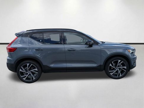 Used 2021 Volvo XC40 T4 R-Design w/ Protection Package Premier FWD image 3