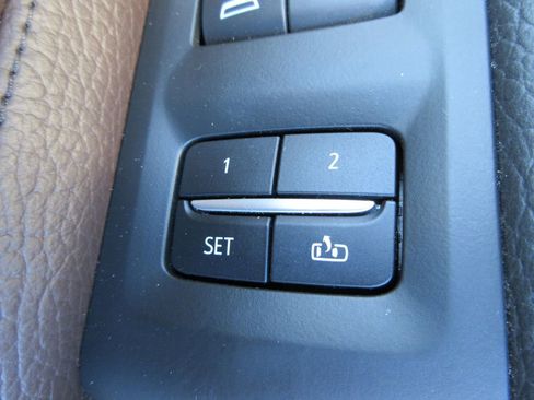 Certified 2021 GMC Yukon Denali w/ Denali Premium Package image 27