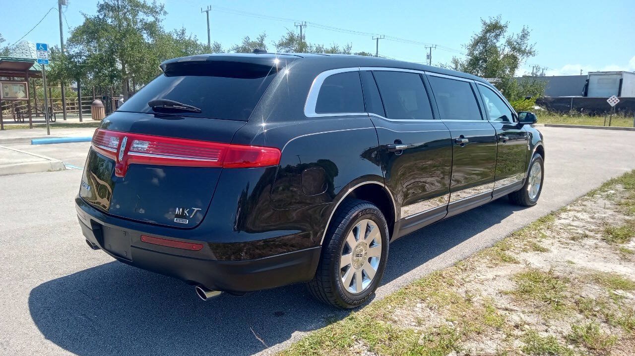 Used 2014 Lincoln MKT AWD image 6