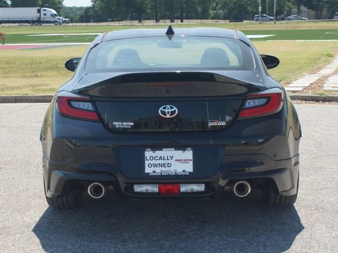 Used 2026 Toyota GR86 Premium w/ GR Aero Kit RWD image 3