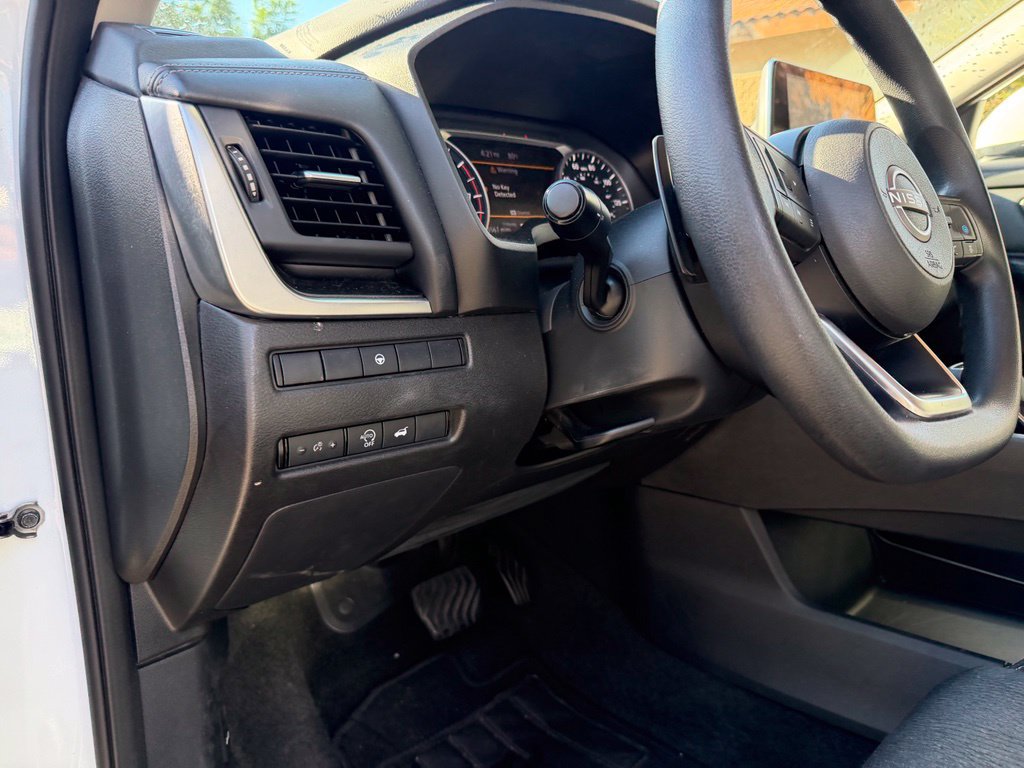 Used 2024 Nissan Rogue SV FWD image 22