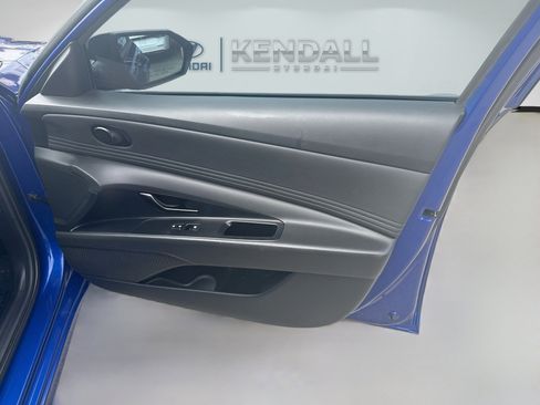 Used 2025 Hyundai Elantra Sport FWD image 30
