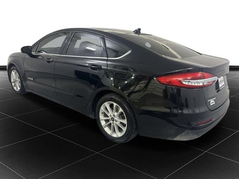 Used 2019 Ford Fusion SE FWD image 3
