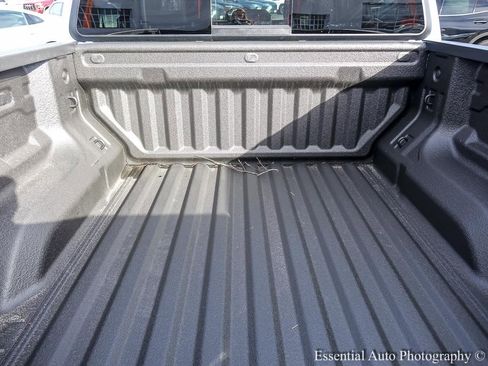 Used 2025 Chevrolet Colorado LT image 21