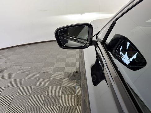 Used 2020 BMW 750i xDrive w/ Executive Package image 22