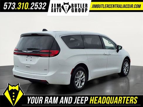 New 2026 Chrysler Pacifica Select image 23