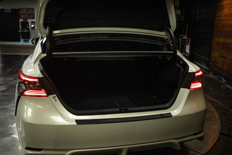Used 2022 Toyota Camry XSE FWD image 7