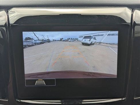 Used 2021 Chevrolet Traverse LT FWD image 10