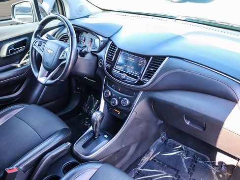 Used 2022 Chevrolet Trax LT w/ Driver Confidence Package AWD/4WD image 16