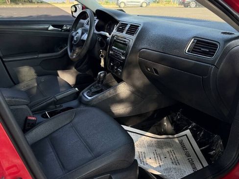 Used 2012 Volkswagen Jetta SE FWD image 16