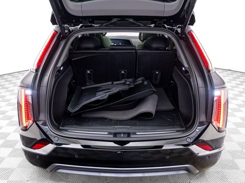 New 2026 Cadillac Optiq Sport 1 image 33