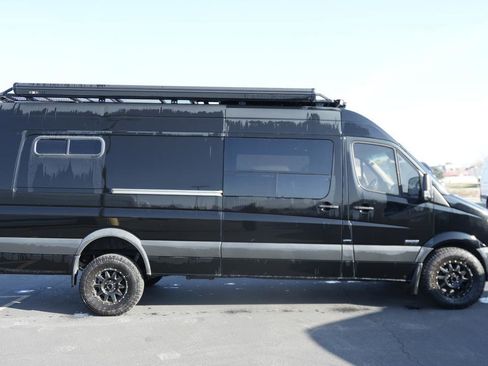 Used 2015 Mercedes-Benz Sprinter 2500 image 4