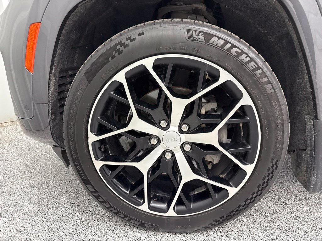 Used 2022 Jeep Grand Cherokee Summit AWD/4WD image 9