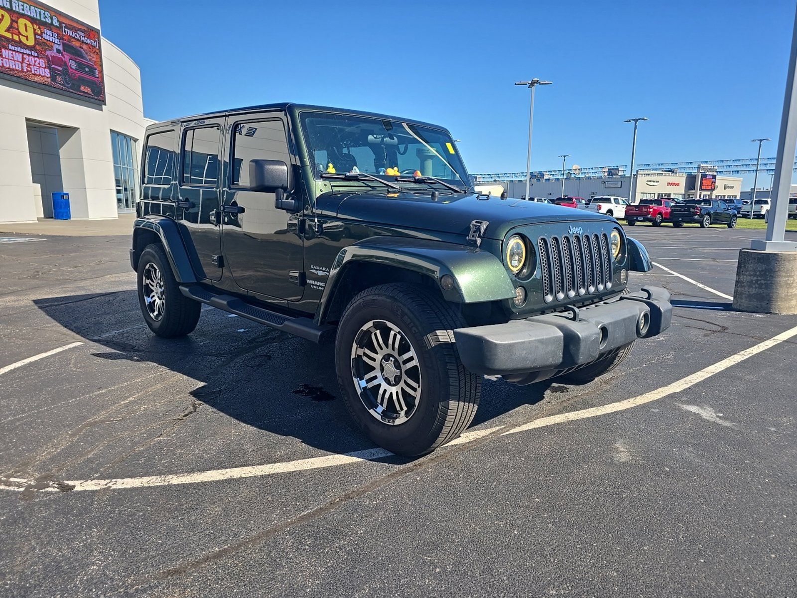 Used 2011 Jeep Wrangler Unlimited Sahara AWD/4WD image 3