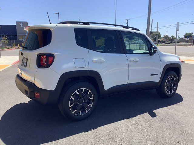 Used 2023 Jeep Renegade Latitude AWD/4WD image 28
