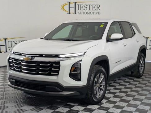 Used 2025 Chevrolet Equinox LT AWD/4WD image 5