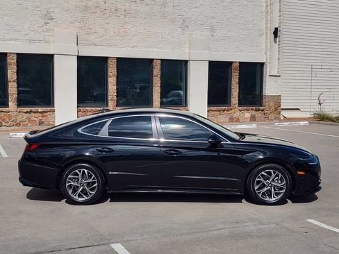 Used 2023 Hyundai Sonata SEL FWD image 2