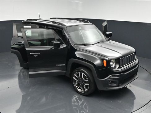Used 2020 Jeep Renegade Latitude w/ Cold Weather Group AWD/4WD image 35