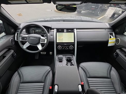 New 2026 Land Rover Discovery Limited Edition image 22