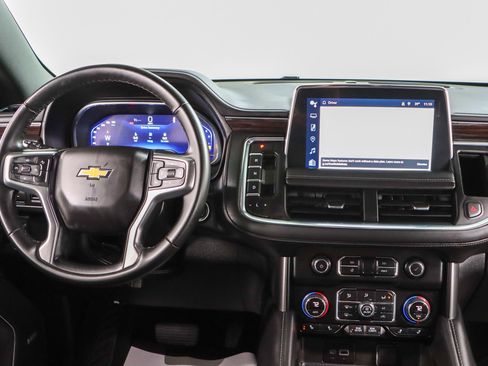 Used 2023 Chevrolet Suburban LT image 18
