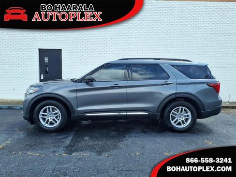 Used 2025 Ford Explorer Active w/ Active Comfort Package RWD image 1