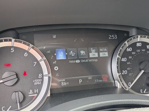 New 2026 Toyota Highlander XLE image 11