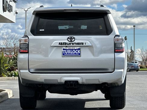 Used 2024 Toyota 4Runner SR5 image 5