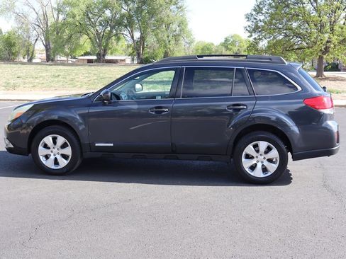Used 2011 Subaru Outback 3.6R Limited w/ PWR Moonroof Pkg AWD/4WD image 9