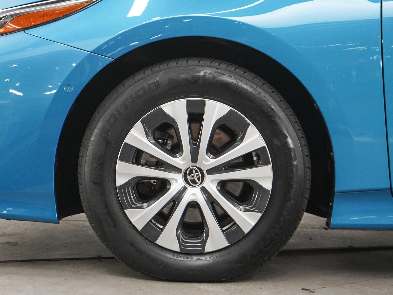 Used 2020 Toyota Prius Prime Limited FWD image 28