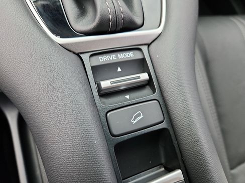 Used 2024 Honda HR-V EX-L image 24