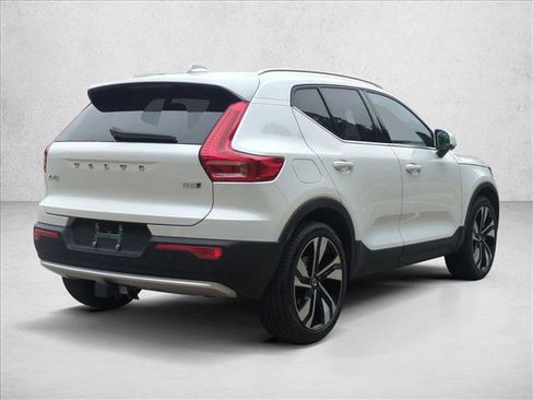Used 2024 Volvo XC40 B5 Plus w/ Protection Package Premier AWD/4WD image 5