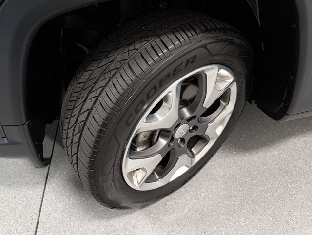 Used 2020 Jeep Compass Limited AWD/4WD image 9