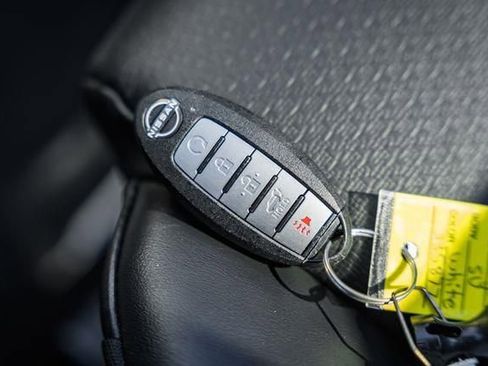 Certified 2022 Nissan Rogue SV w/ SV Premium Package image 39