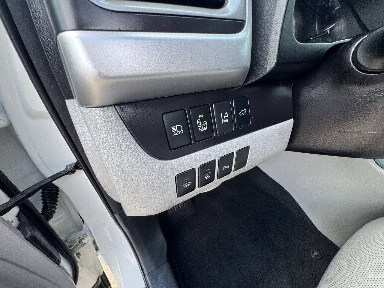 Used 2016 Toyota Highlander Limited Platinum AWD/4WD image 40