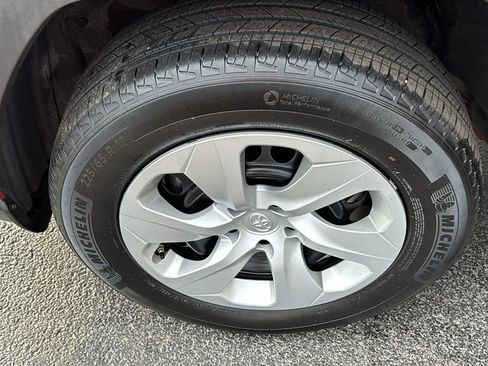 Used 2025 Toyota RAV4 LE AWD/4WD image 30