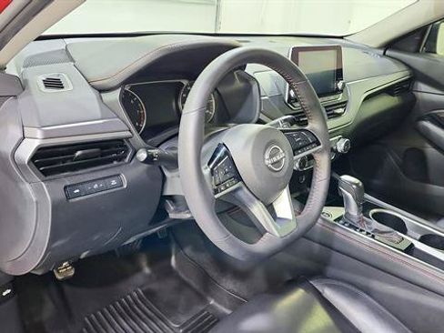 Certified 2023 Nissan Altima 2.5 SR FWD image 10